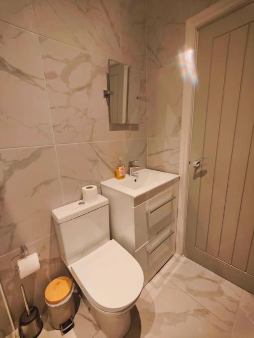Sloane Modern 2 Bedroom Seafront Apartment Blackpool Zewnętrze zdjęcie